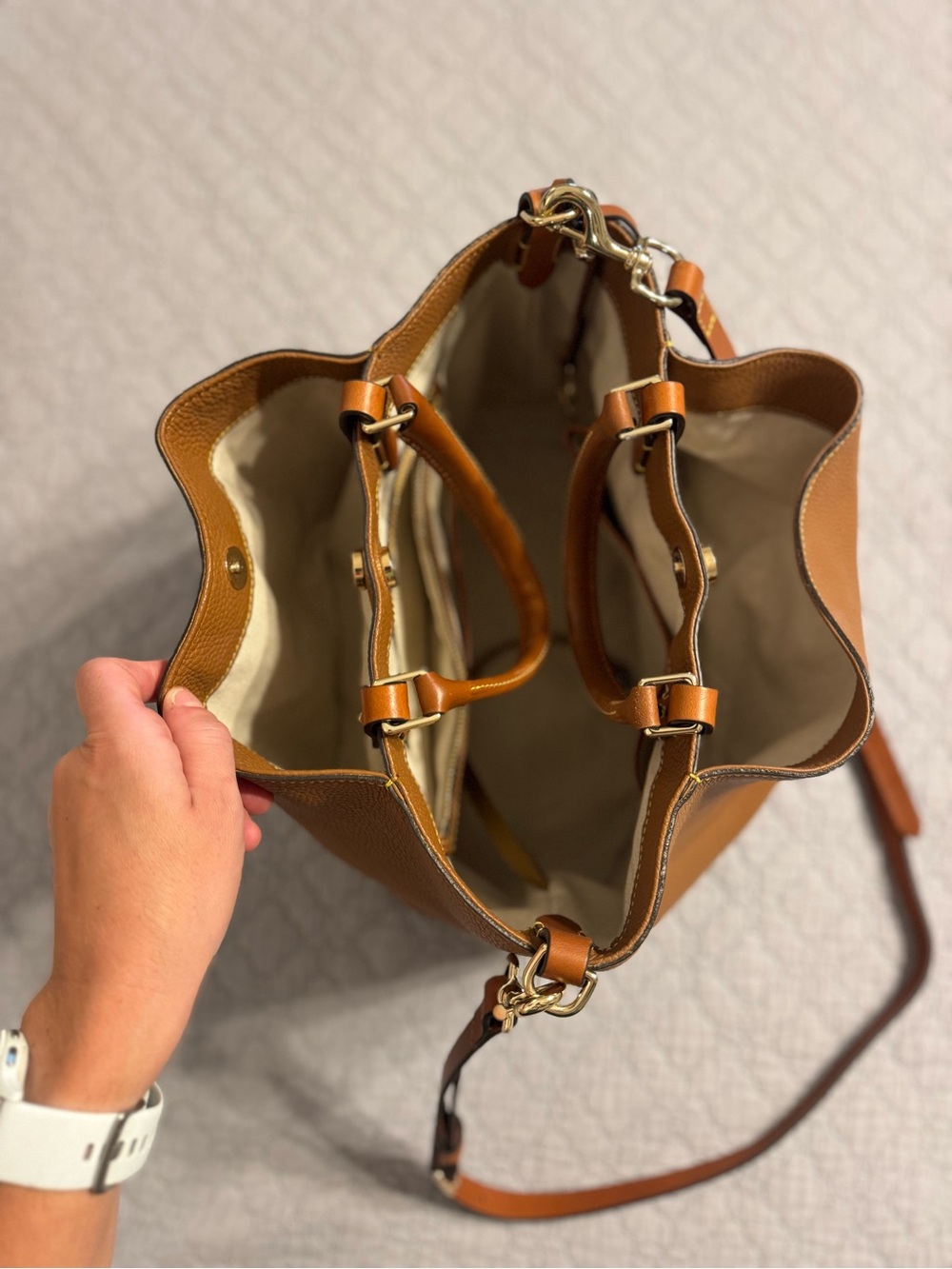 Dooney & Bourke, Pebble Grain Leather, Large Barlow Tote - Picture 3 of 7
